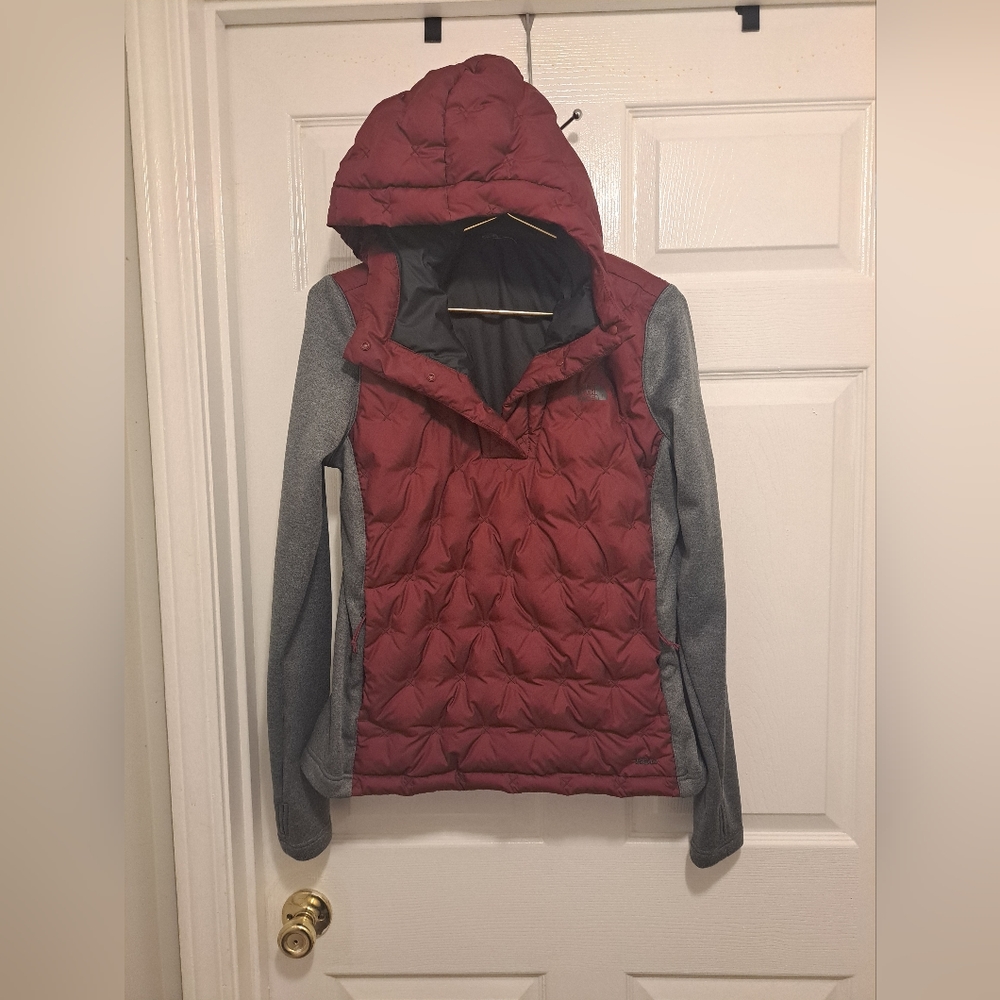 The north face 550 Quilted puffer Hooded pullover